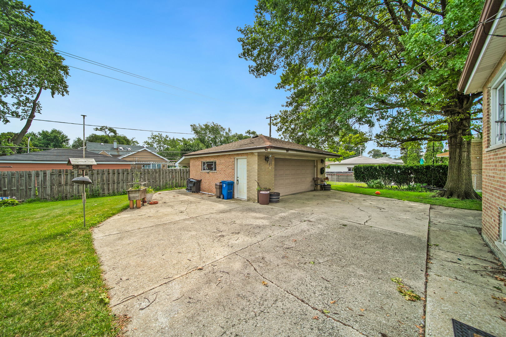 8013 Neva Avenue, Burbank, IL 60459