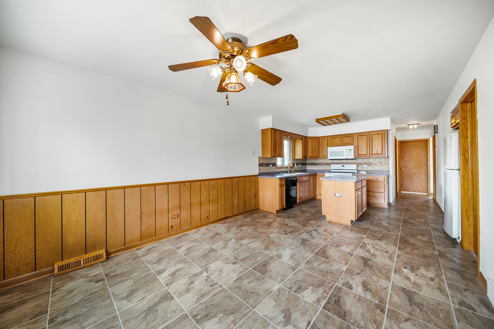 8013 Neva Avenue, Burbank, IL 60459