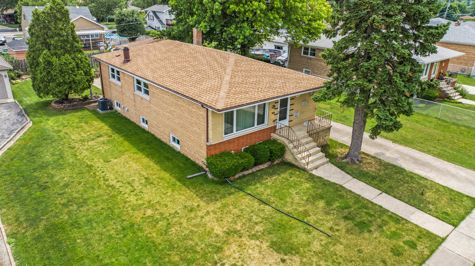 8013 Neva Avenue, Burbank, IL 60459