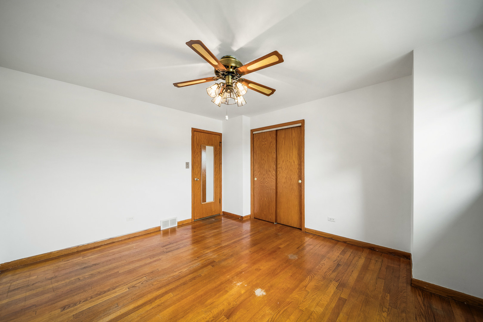 8013 Neva Avenue, Burbank, IL 60459