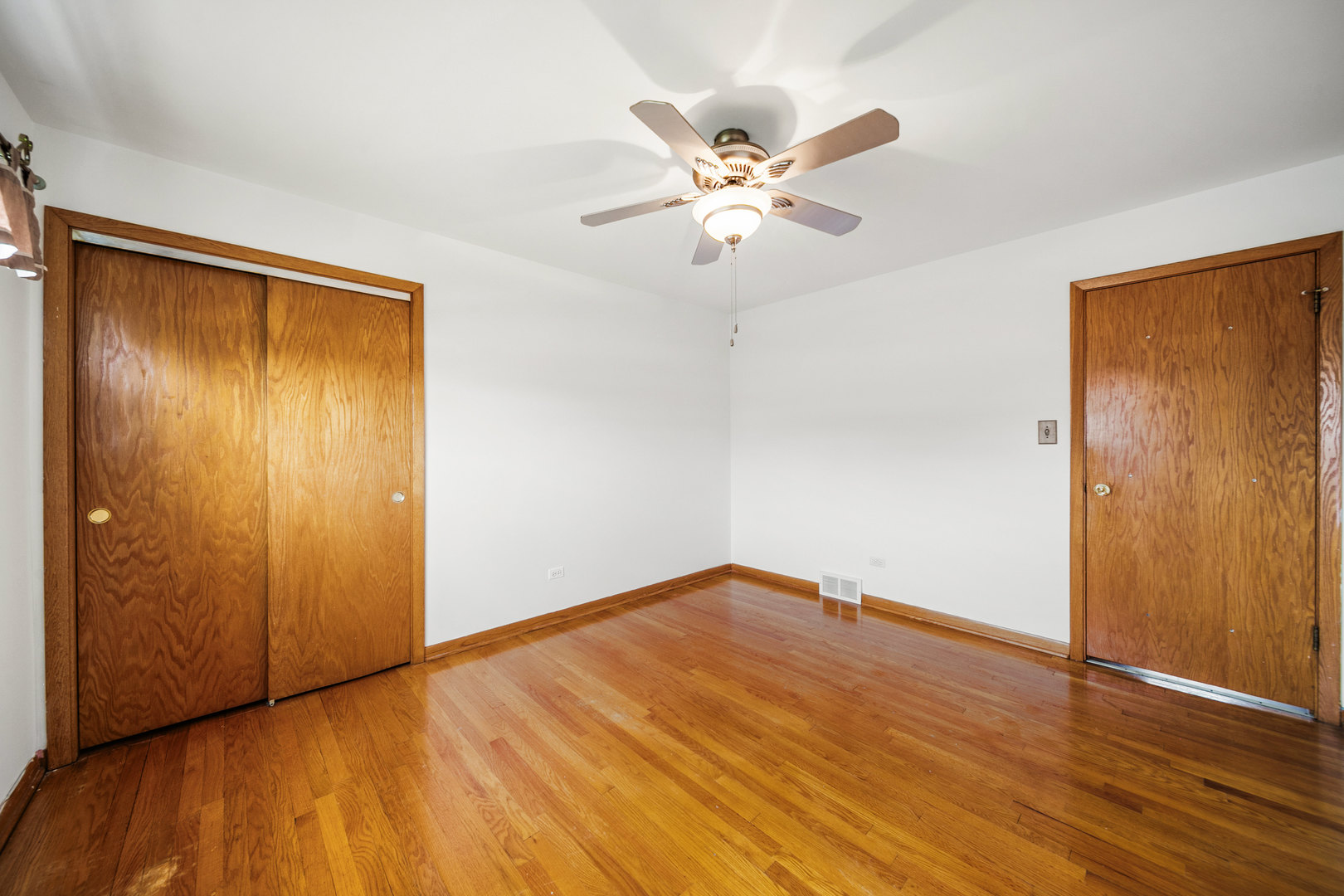 8013 Neva Avenue, Burbank, IL 60459
