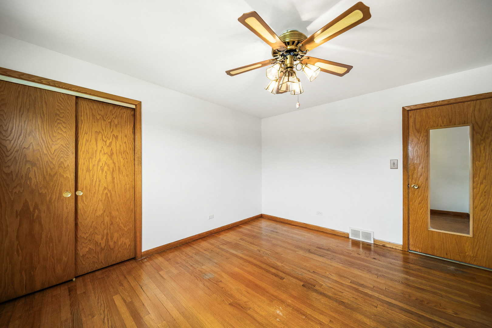 8013 Neva Avenue, Burbank, IL 60459