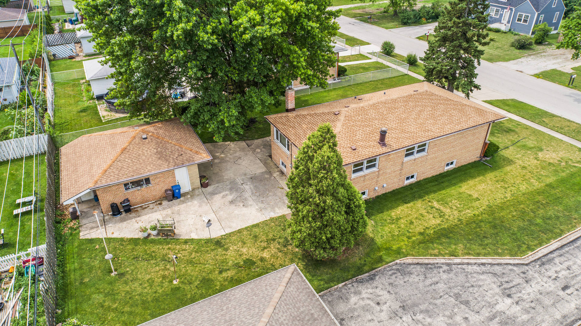 8013 Neva Avenue, Burbank, IL 60459
