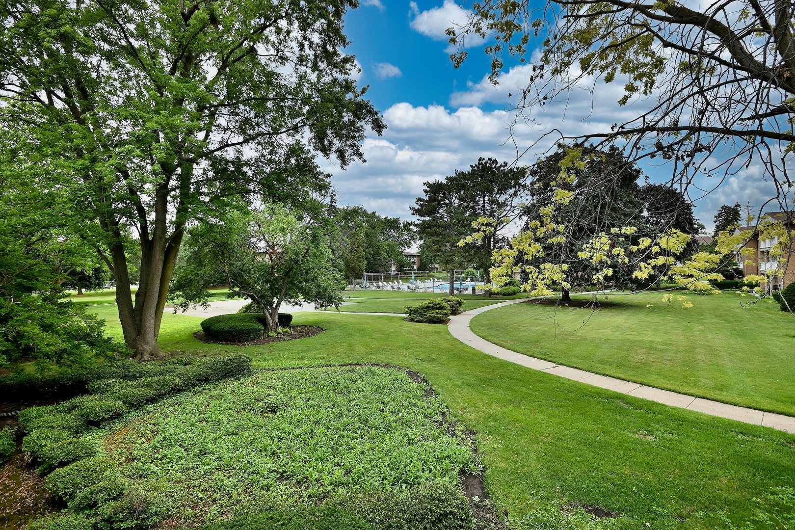 960 Beau Drive #205, Des Plaines, IL 60016