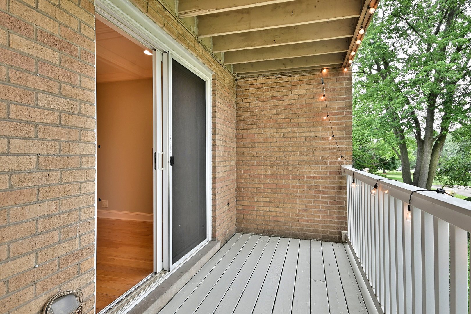 960 Beau Drive #205, Des Plaines, IL 60016
