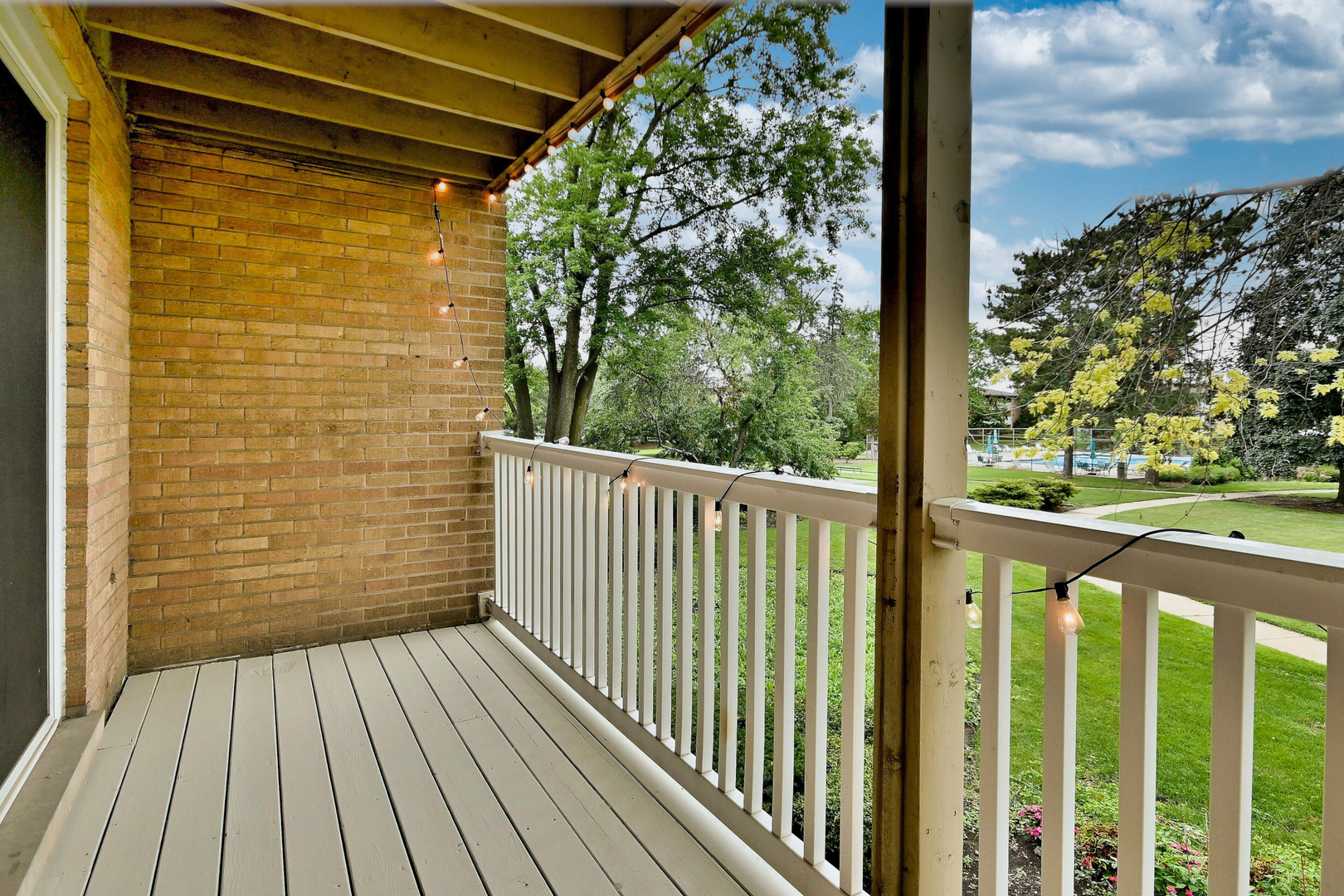 960 Beau Drive #205, Des Plaines, IL 60016
