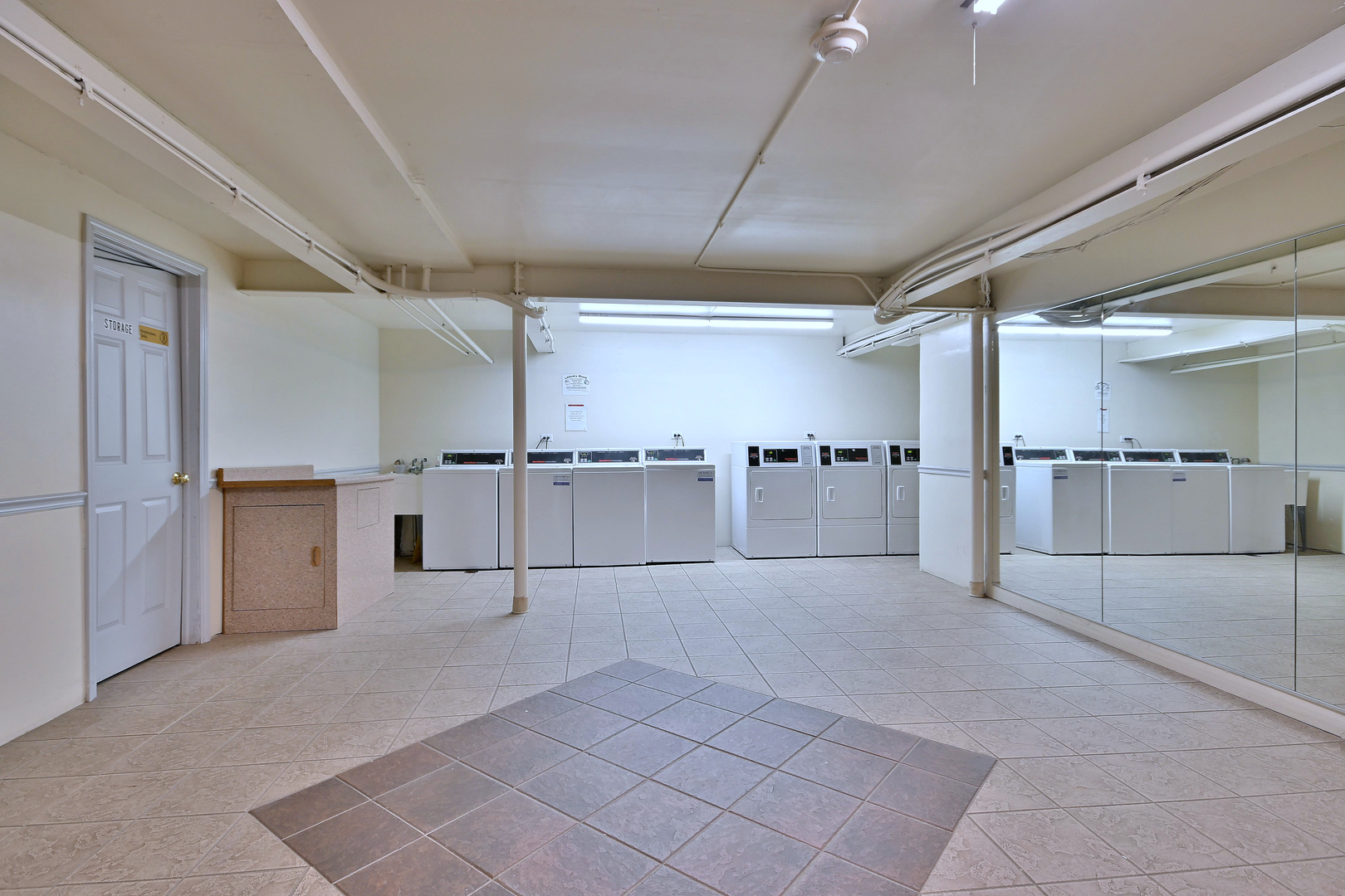 960 Beau Drive #205, Des Plaines, IL 60016