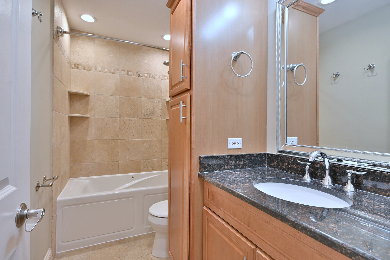 960 Beau Drive #205, Des Plaines, IL 60016
