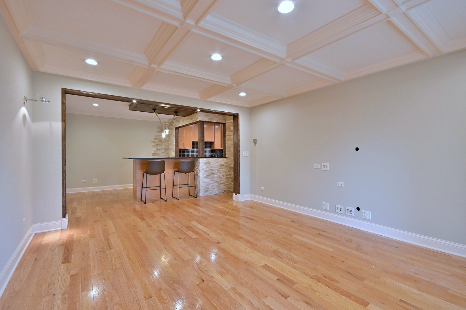 960 Beau Drive #205, Des Plaines, IL 60016