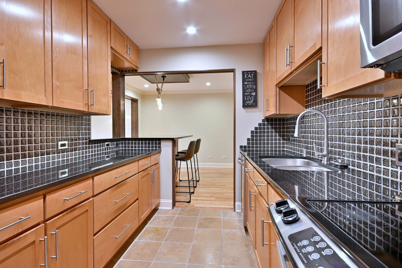 960 Beau Drive #205, Des Plaines, IL 60016