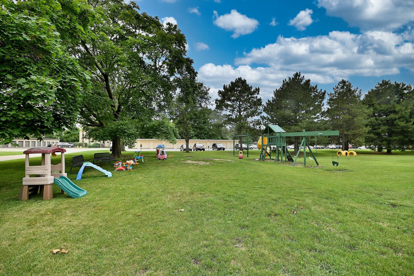 960 Beau Drive #205, Des Plaines, IL 60016