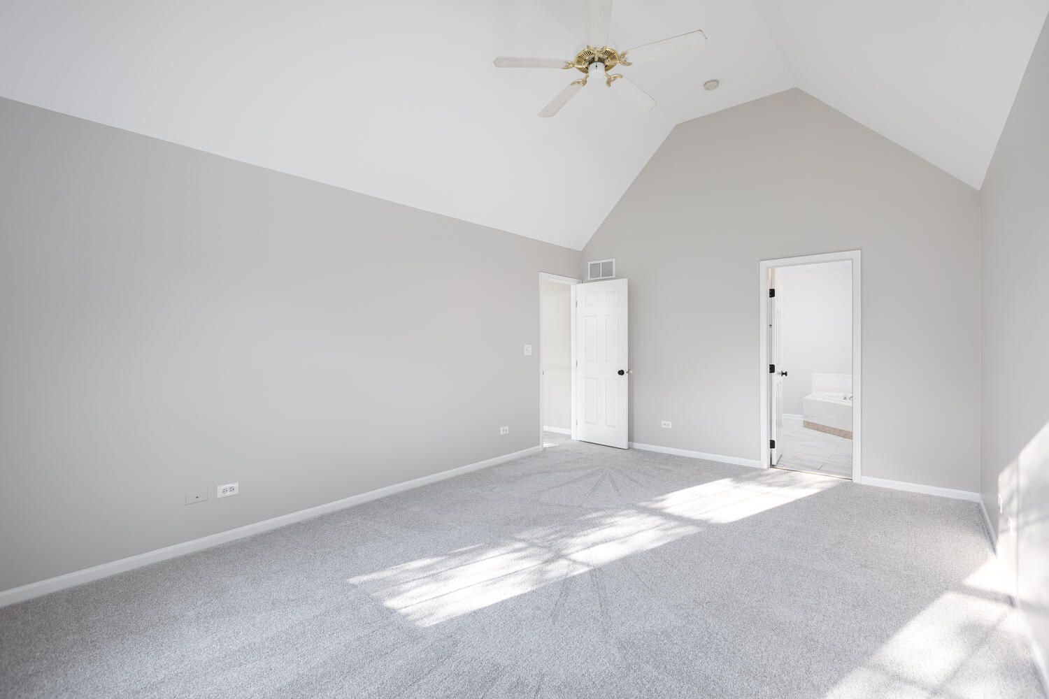 2203 FOX BORO Lane, Naperville, IL 60564