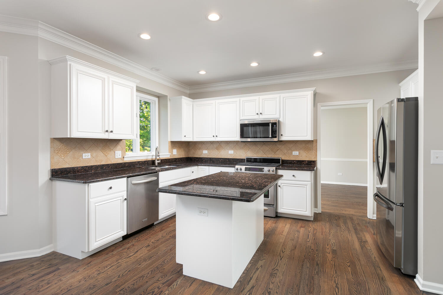 2203 FOX BORO Lane, Naperville, IL 60564