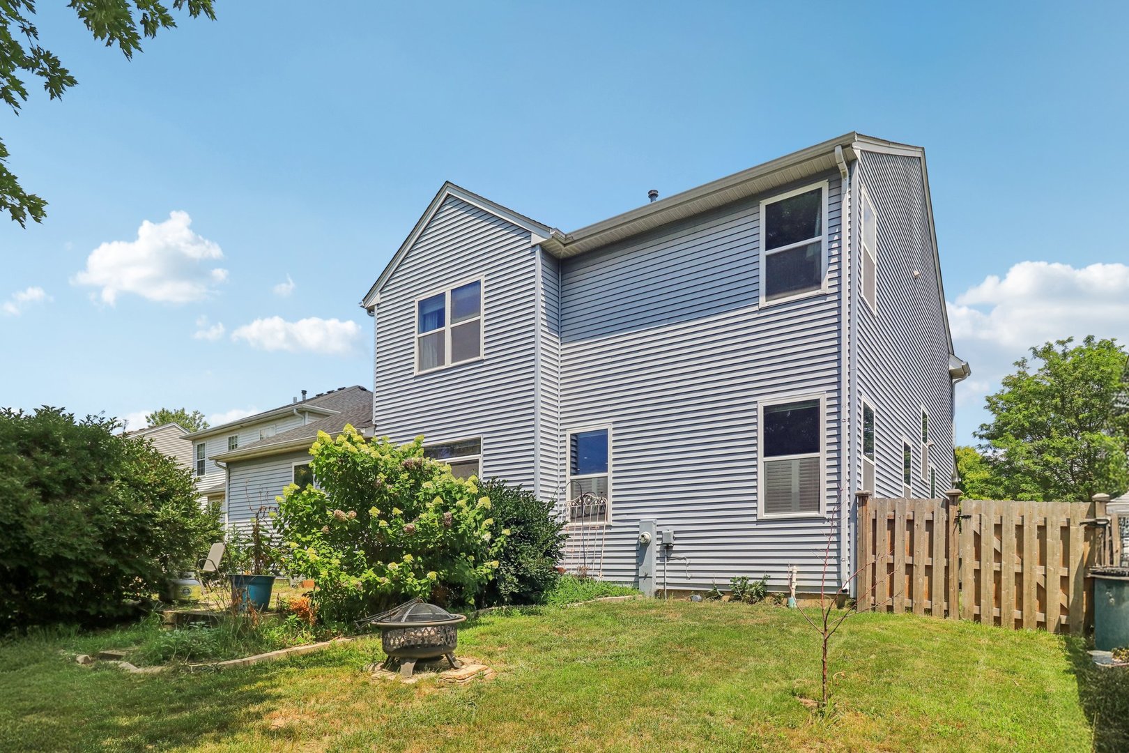 2735 Hillsboro Boulevard, Aurora, IL 60503
