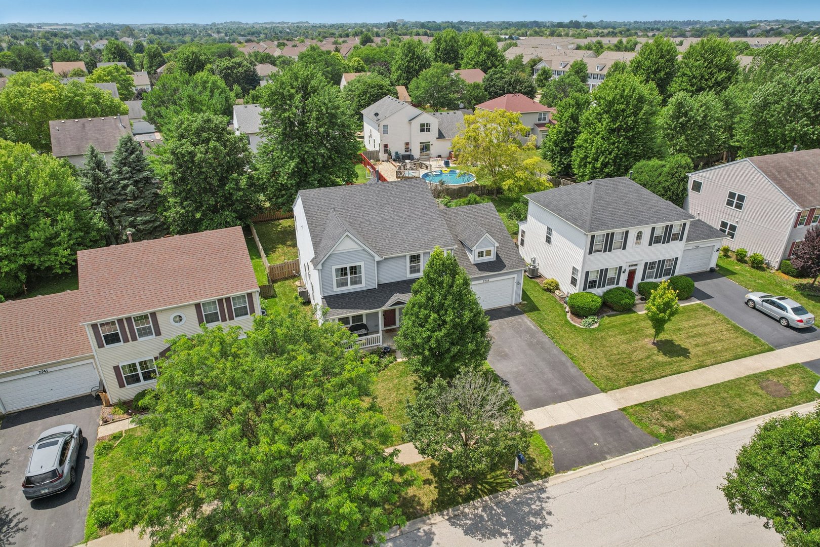 2735 Hillsboro Boulevard, Aurora, IL 60503