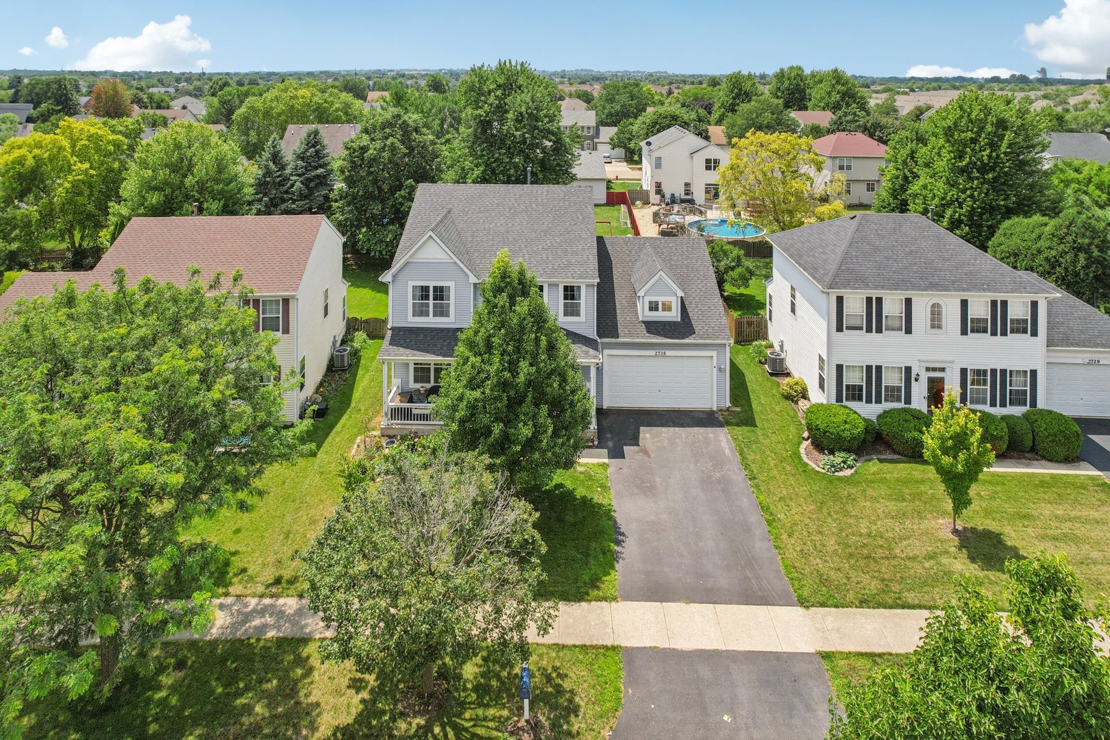 2735 Hillsboro Boulevard, Aurora, IL 60503