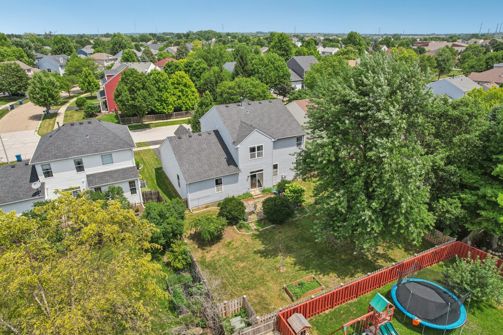 2735 Hillsboro Boulevard, Aurora, IL 60503