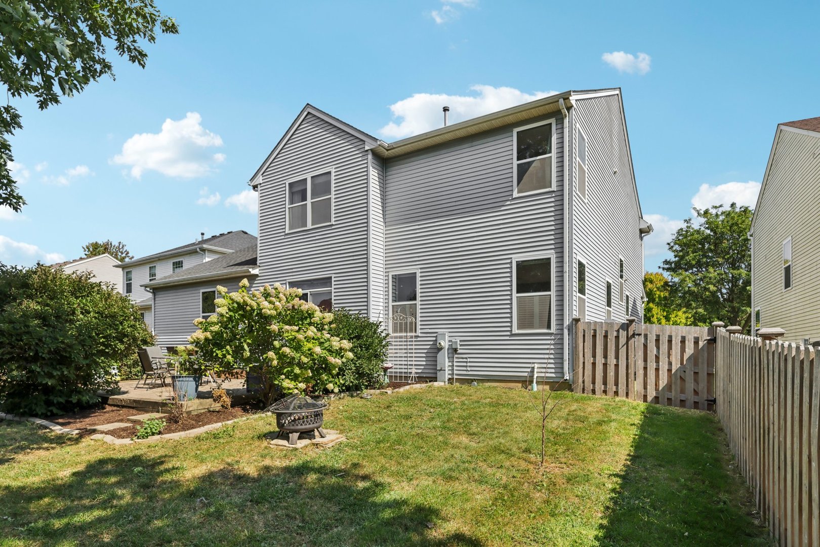 2735 Hillsboro Boulevard, Aurora, IL 60503