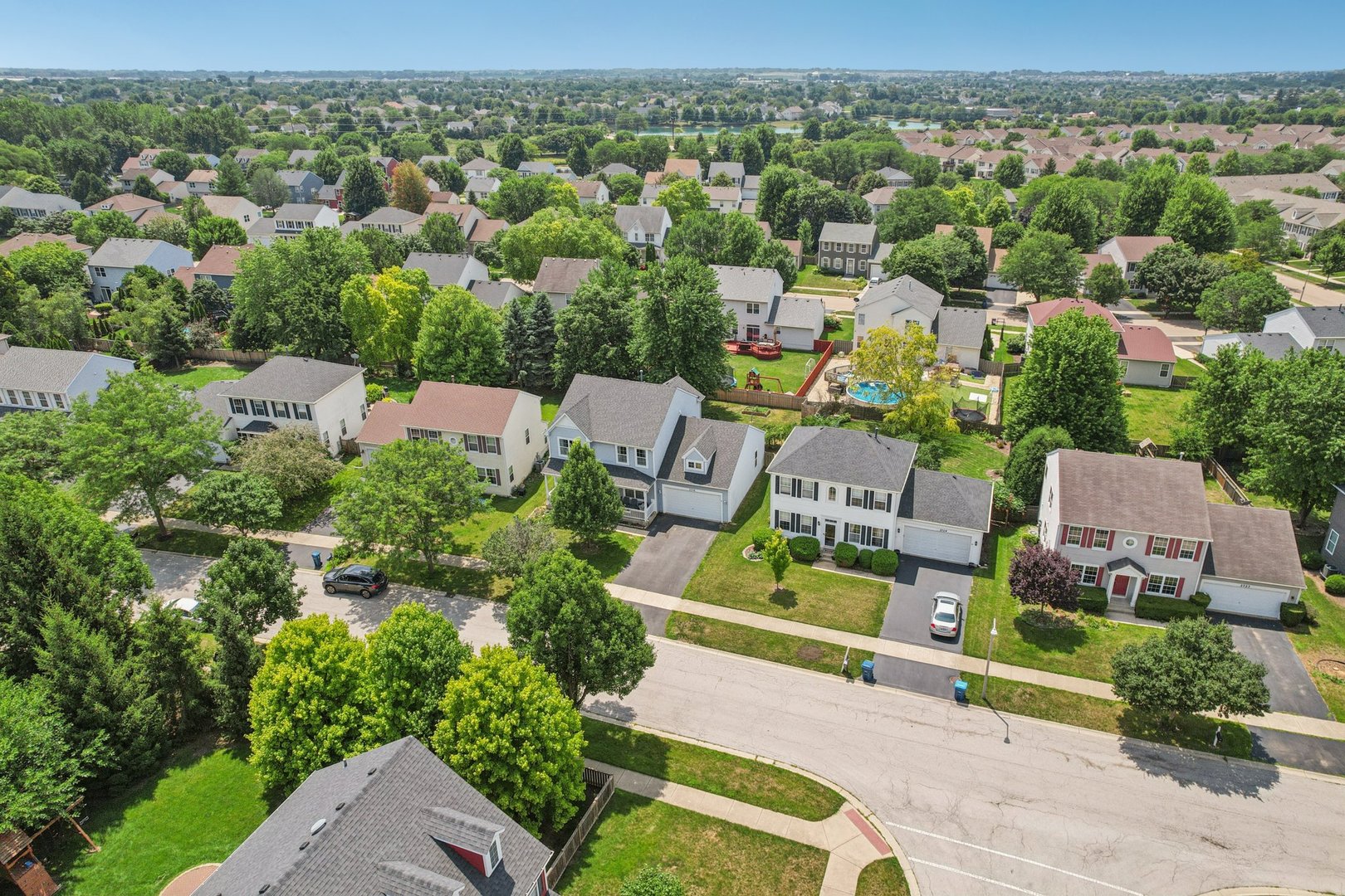 2735 Hillsboro Boulevard, Aurora, IL 60503