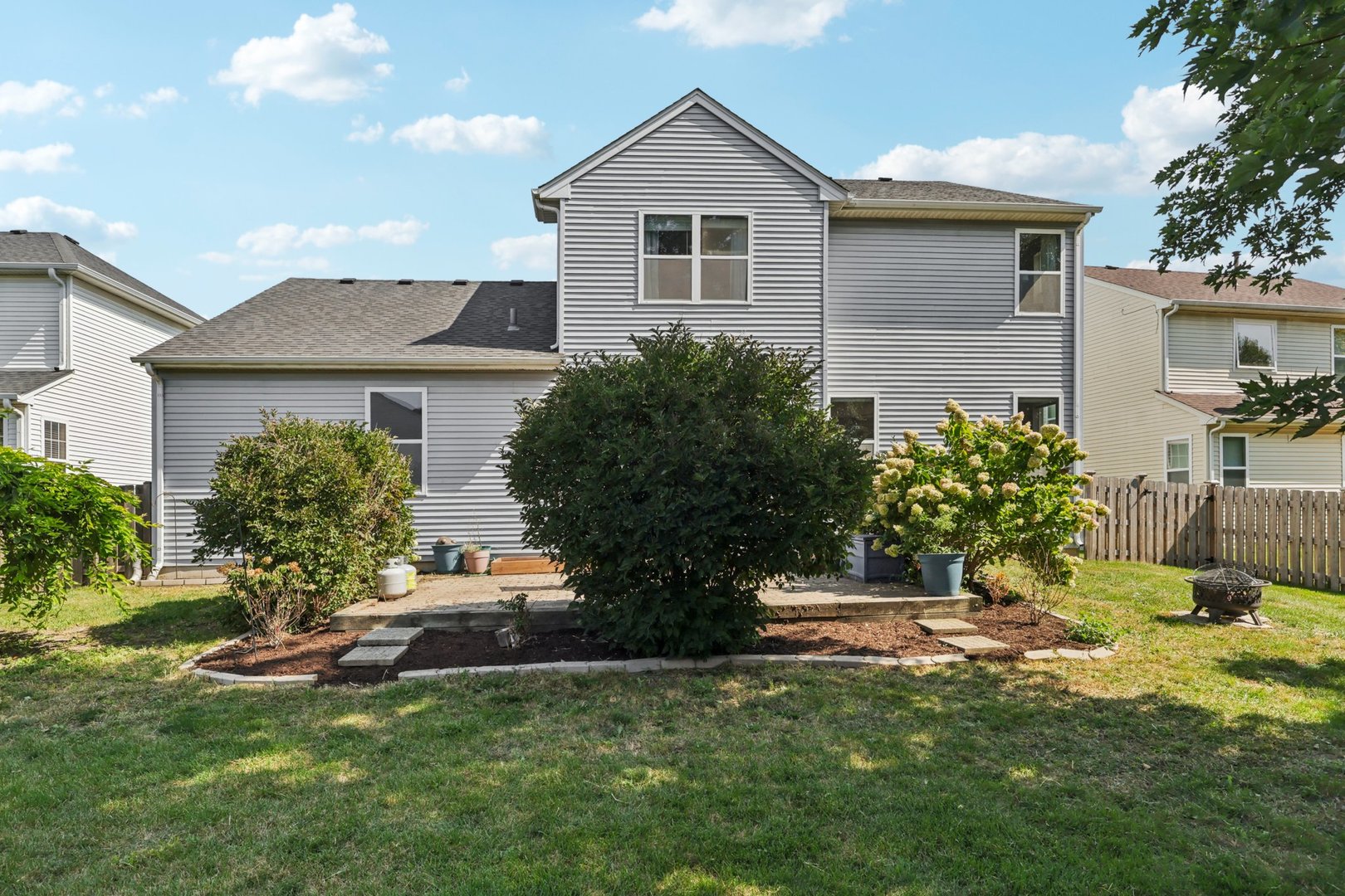2735 Hillsboro Boulevard, Aurora, IL 60503