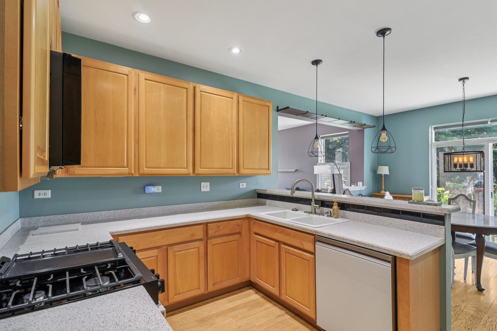 2735 Hillsboro Boulevard, Aurora, IL 60503