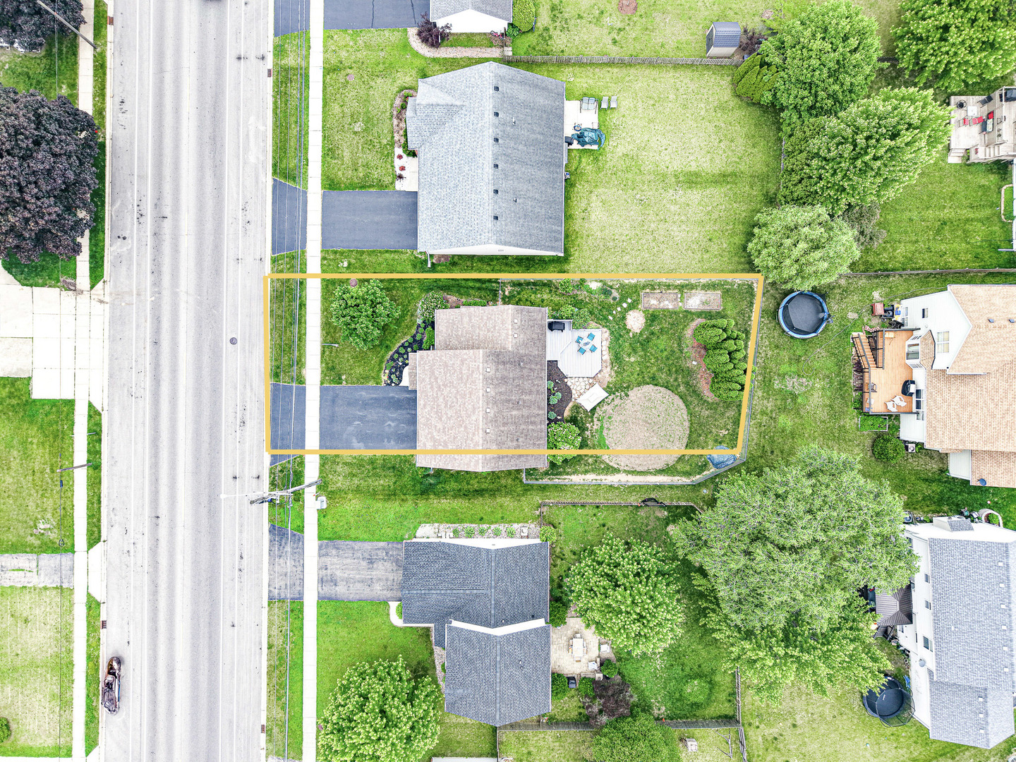 423 W Taylor Street, DeKalb, IL 60115