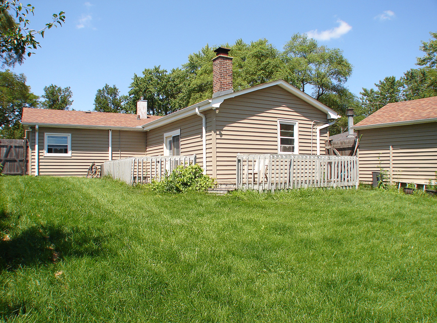 613 BONNIEBROOK Avenue, Mundelein, IL 60060