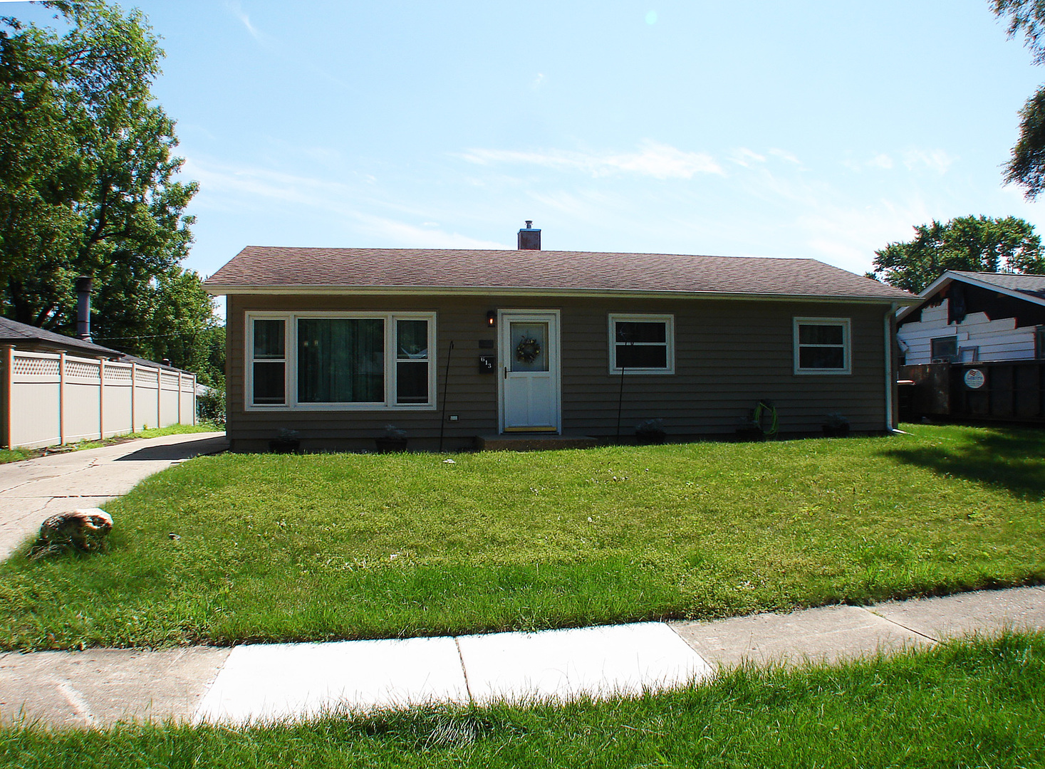 613 BONNIEBROOK Avenue, Mundelein, IL 60060