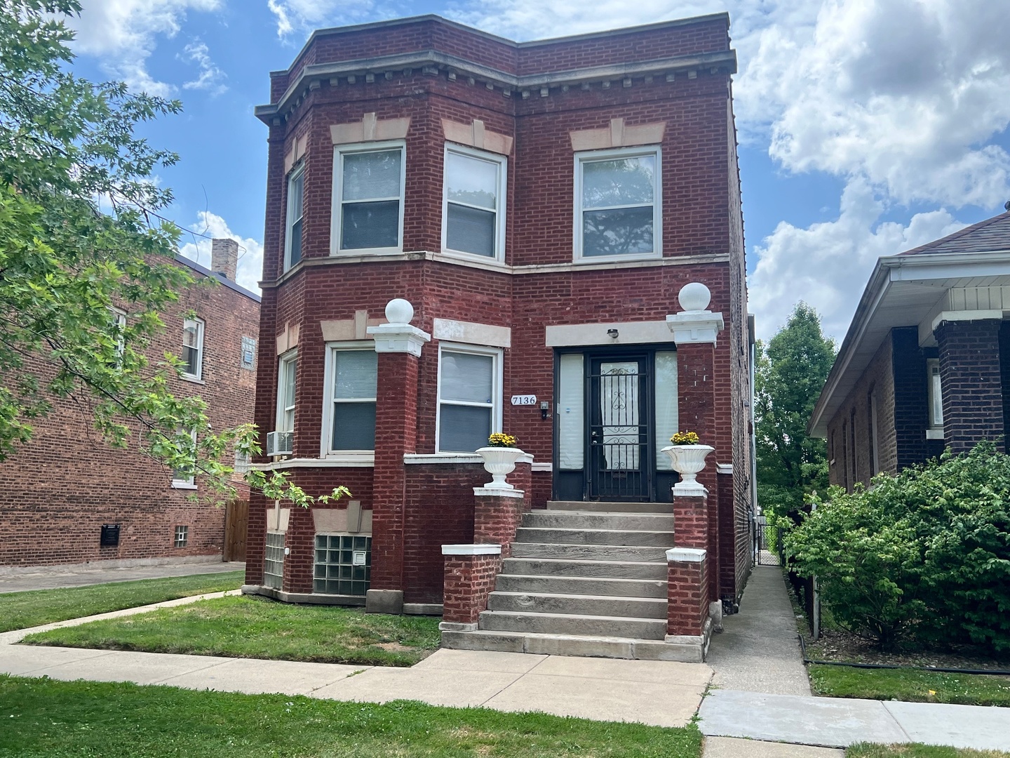 7136 S Prairie Avenue #2, Chicago, IL 60619