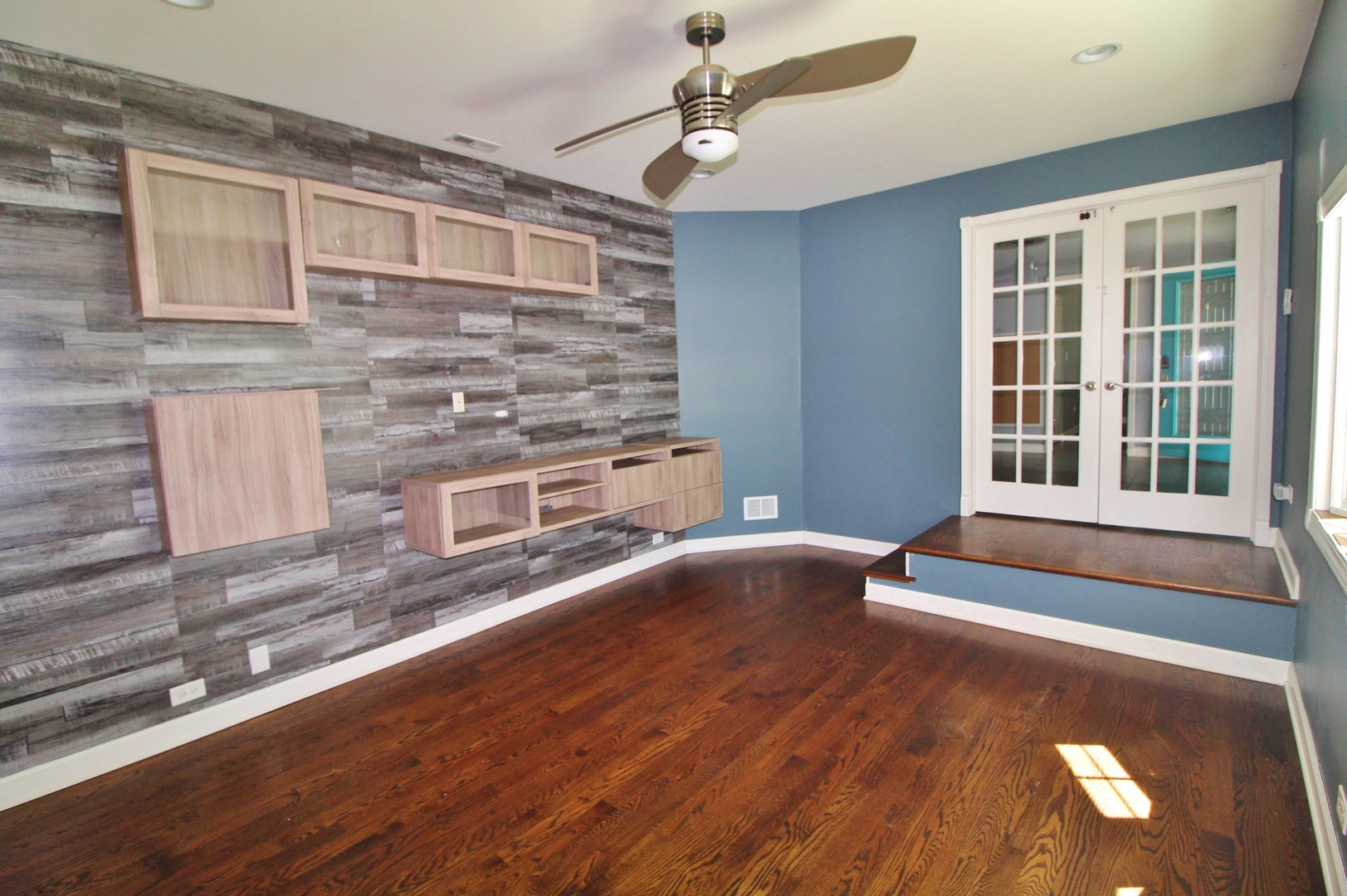 187 W Union Street, Seneca, IL 61360