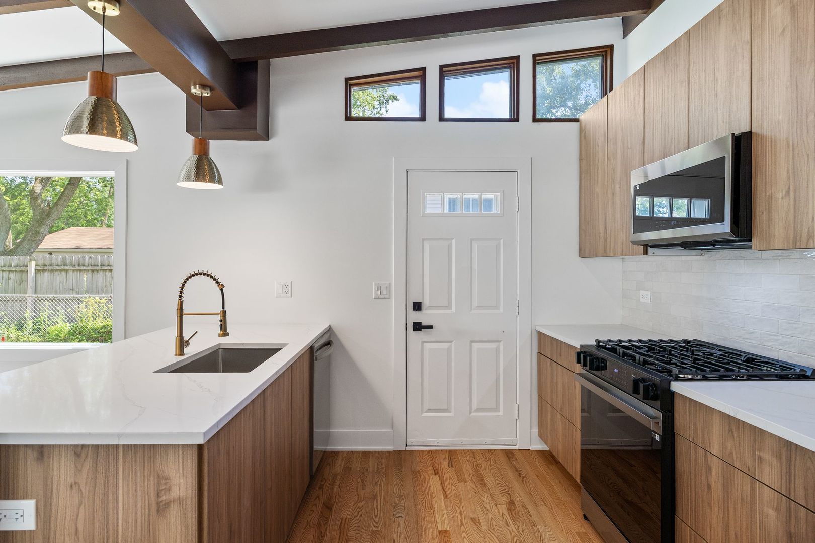 383 N Lincoln Avenue, Villa Park, IL 60181