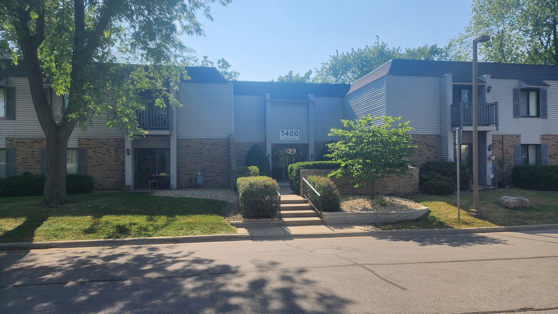7400 Grand Street #205, Downers Grove, IL 60515