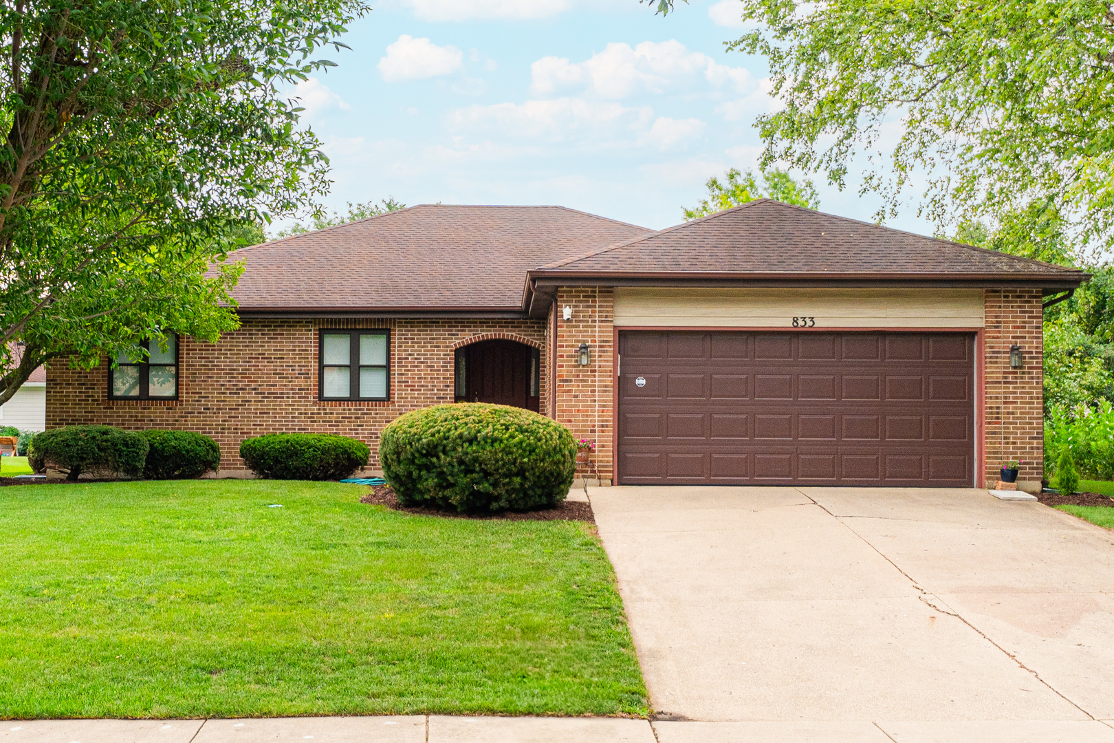 833 Francine Drive, Bartlett, IL 60103