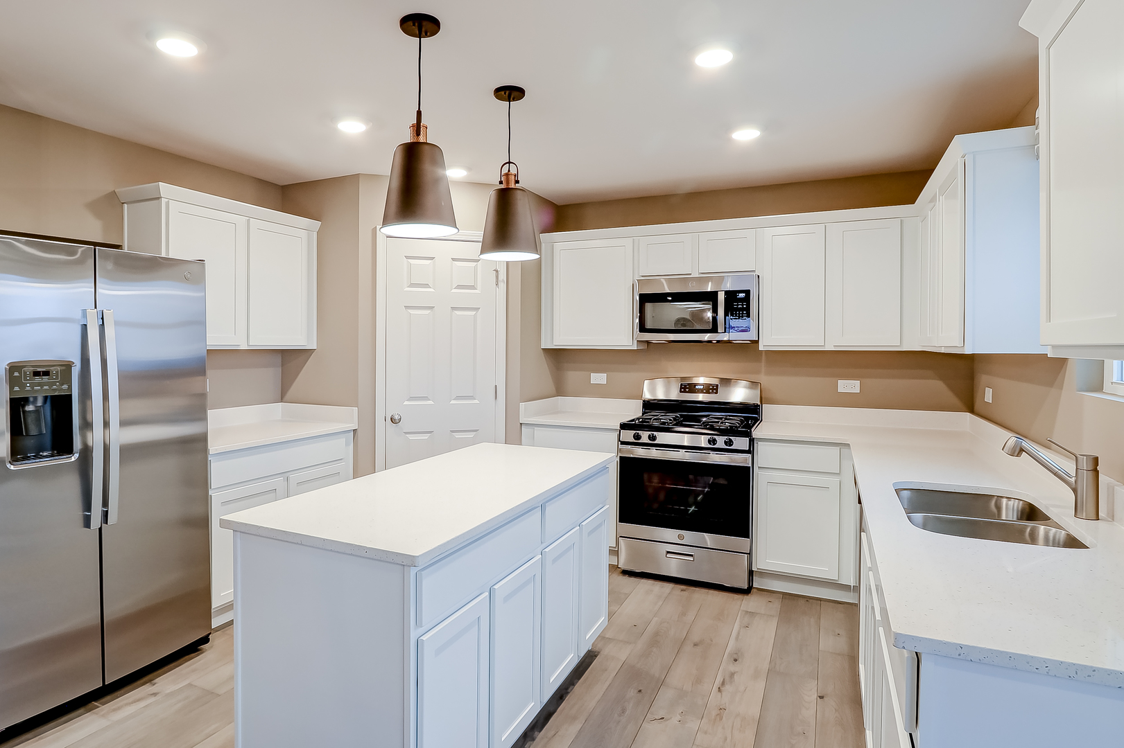 1743 Breton Avenue, North Aurora, IL 60542
