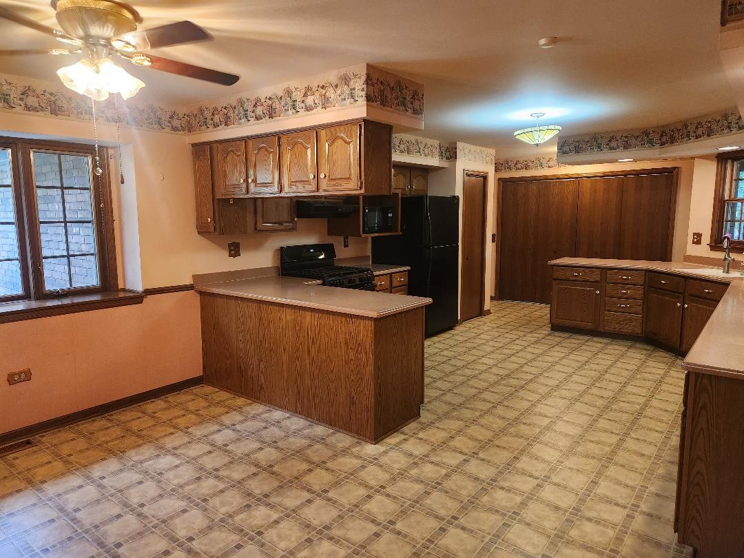503 N GREEN Street, McHenry, IL 60050