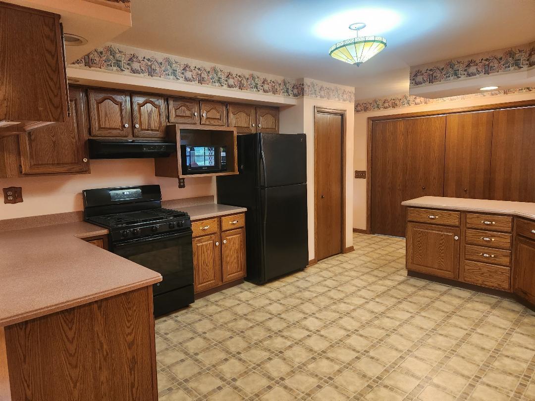 503 N GREEN Street, McHenry, IL 60050