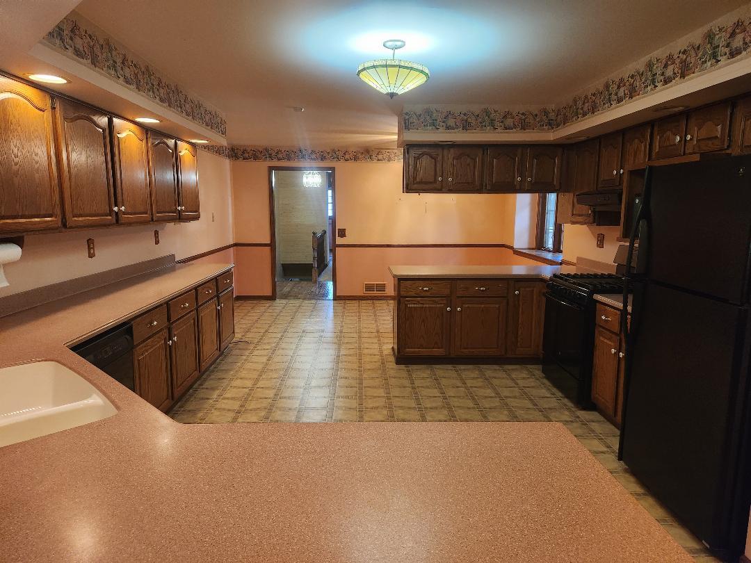 503 N GREEN Street, McHenry, IL 60050