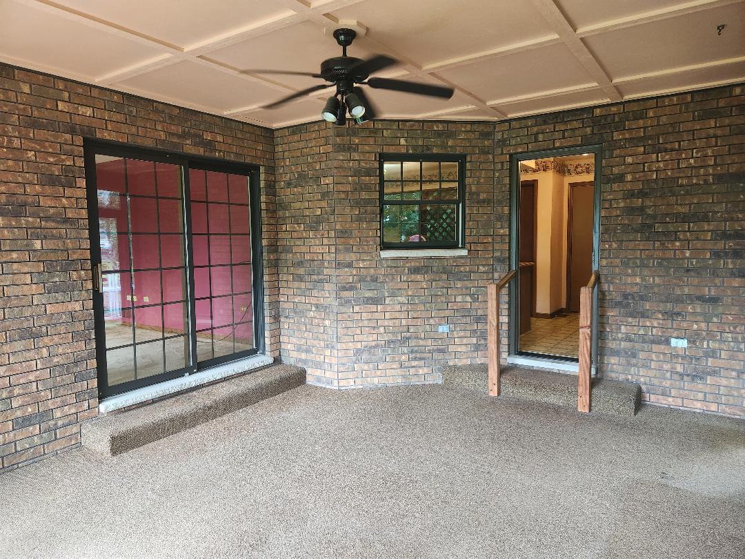 503 N GREEN Street, McHenry, IL 60050