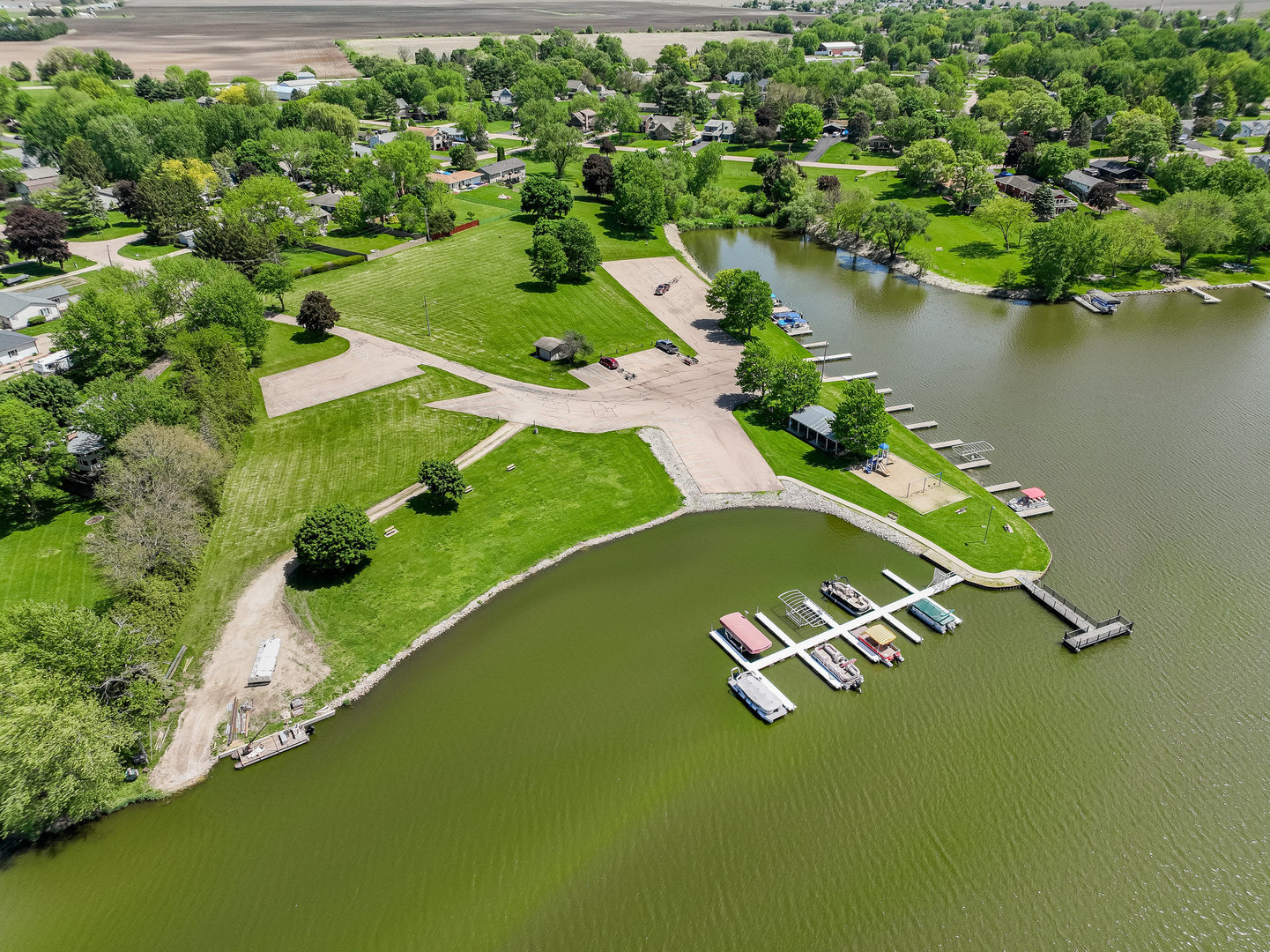 1489 Lake Holiday Drive, Lake Holiday, IL 60548