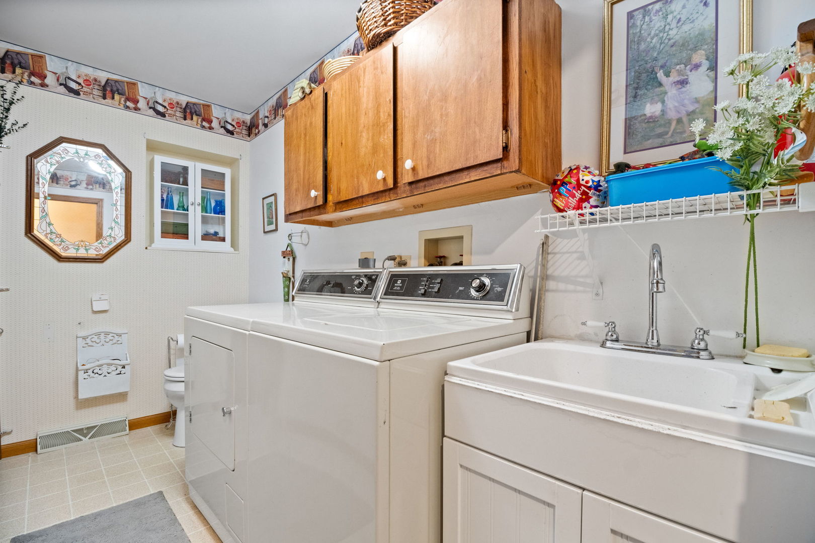 1489 Lake Holiday Drive, Lake Holiday, IL 60548