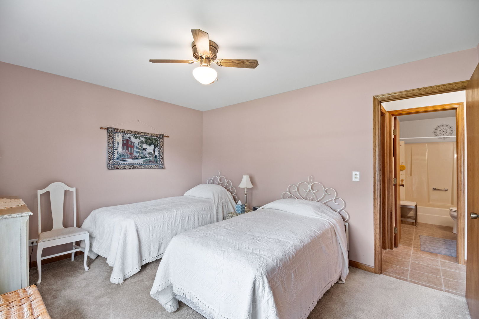 1489 Lake Holiday Drive, Lake Holiday, IL 60548