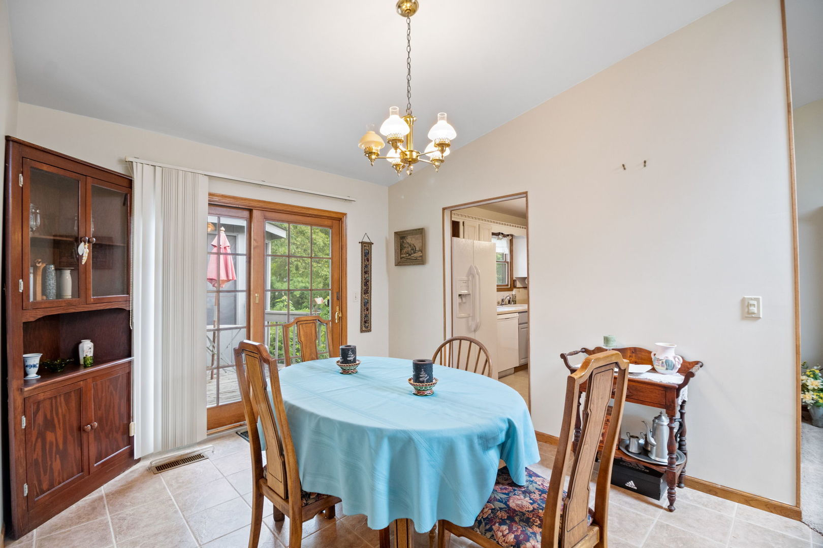 1489 Lake Holiday Drive, Lake Holiday, IL 60548