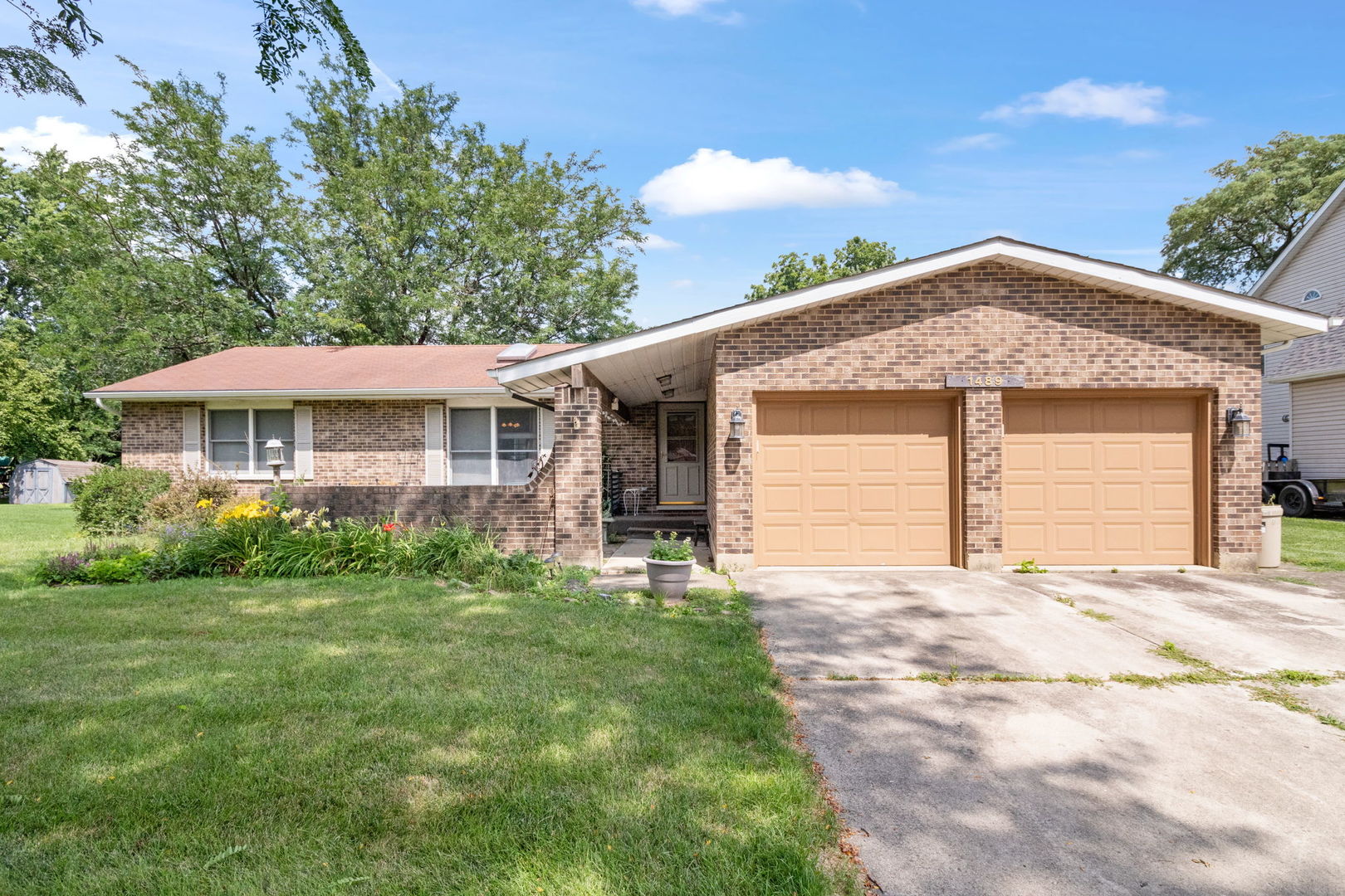 1489 Lake Holiday Drive, Lake Holiday, IL 60548