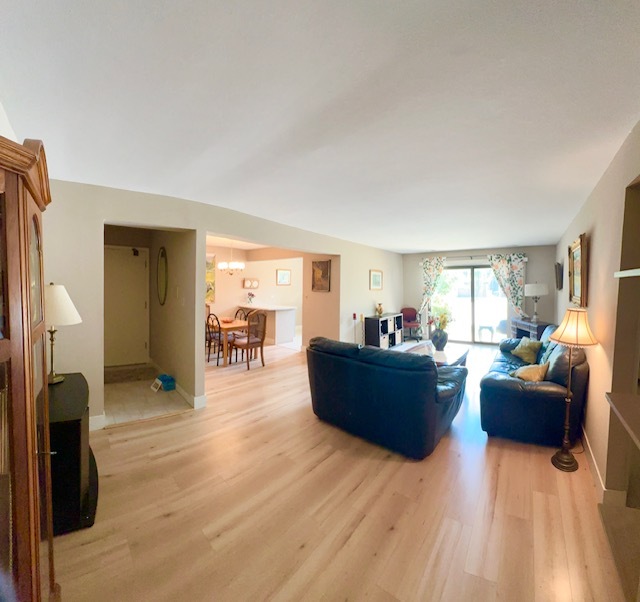 471 Raintree Court #1D, Glen Ellyn, IL 60137
