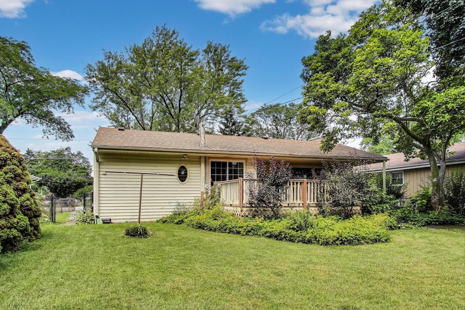 859 S Mount Prospect Road, Des Plaines, IL 60016