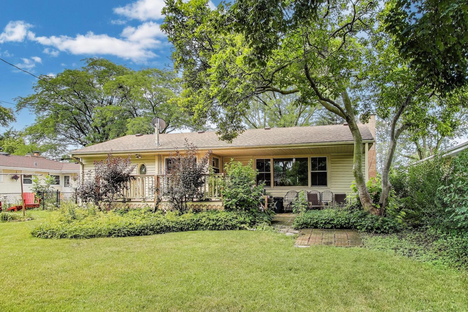 859 S Mount Prospect Road, Des Plaines, IL 60016
