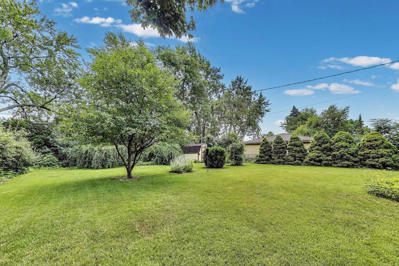 859 S Mount Prospect Road, Des Plaines, IL 60016