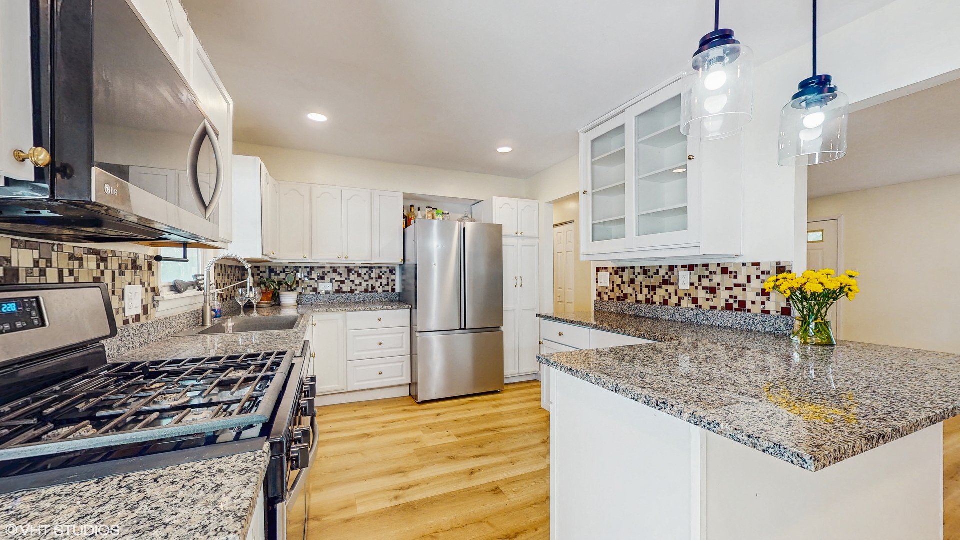 16051 W Des Plaines Drive, Libertyville, IL 60048