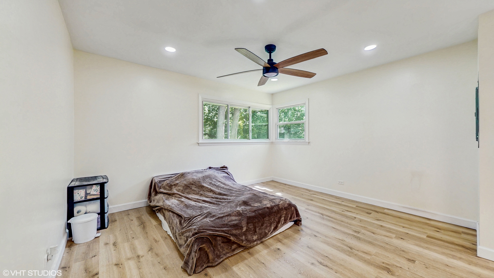 16051 W Des Plaines Drive, Libertyville, IL 60048
