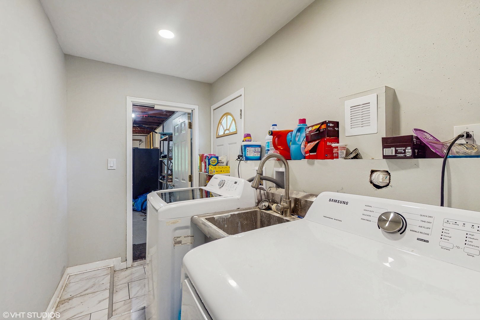 16051 W Des Plaines Drive, Libertyville, IL 60048